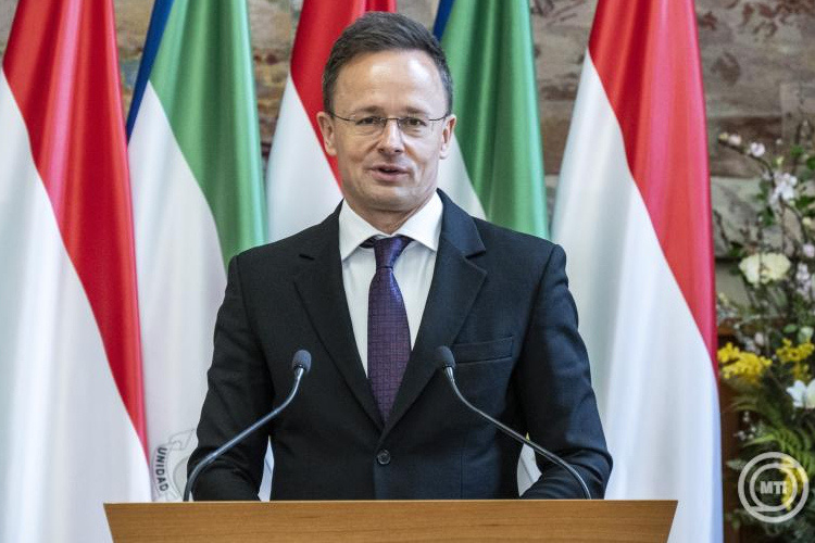 Szijjártó Péter: elítéljük a romániai magyarokat ért incidenseket