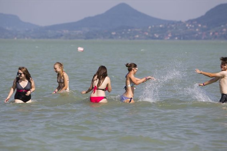 Szombaton 14 helyszínen tartják a Balaton napját