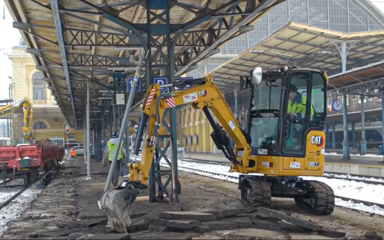 MÁV: akadálymentes peront alakítanak ki a Keleti Pályaudvaron