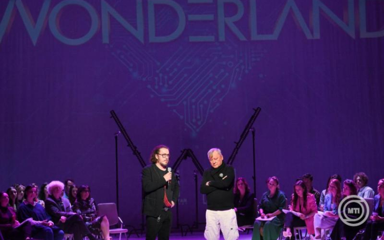 Július végén lesz az ősbemutatója a Wonderland című musicalnek Budapesten