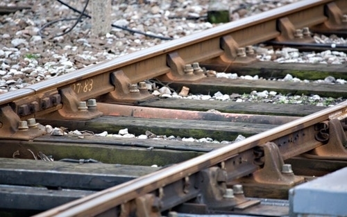 Felborult több gázolajat szállító vasúti tartálykocsi Vépen