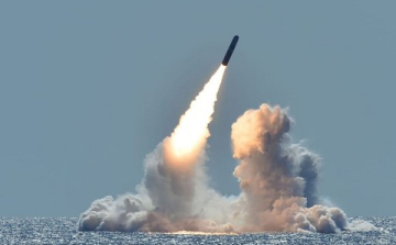 Ukrajnai háború - Kreml: kemény lesz a válasz, ha nagy hatótávolságú fegyverekkel támadják Oroszországot